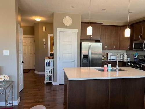 170 Crocus Terrace West, Lethbridge, AB - Indoor Photo Showing Kitchen