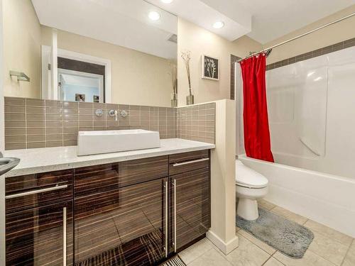 1628 Coalbanks Boulevard West, Lethbridge, AB - Indoor Photo Showing Bathroom