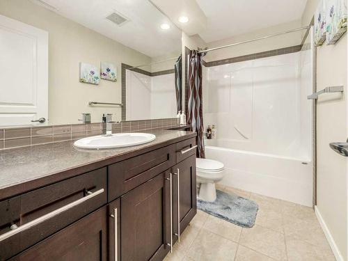 1628 Coalbanks Boulevard West, Lethbridge, AB - Indoor Photo Showing Bathroom