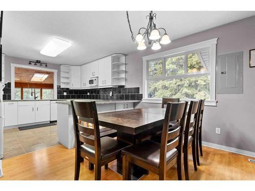 102-4042 Highway 587, Rural Red Deer County, AB - Indoor Photo Showing Dining Room