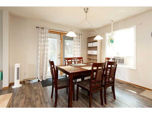 165 Lakhota Crescent West, Lethbridge, AB - Indoor Photo Showing Dining Room