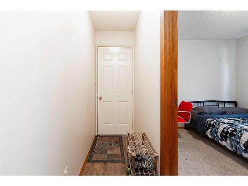 165 Lakhota Crescent West, Lethbridge, AB - Indoor Photo Showing Bedroom