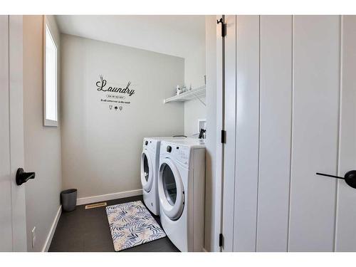 489 Devonia Way West, Lethbridge, AB - Indoor Photo Showing Laundry Room