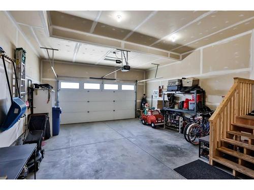 489 Devonia Way West, Lethbridge, AB - Indoor Photo Showing Garage