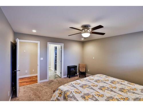 35 Church Avenue, Raymond, AB - Indoor Photo Showing Bedroom