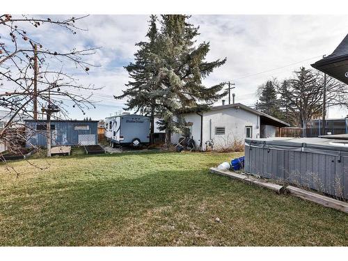 35 Church Avenue, Raymond, AB - Outdoor