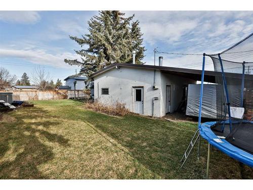 35 Church Avenue, Raymond, AB - Outdoor