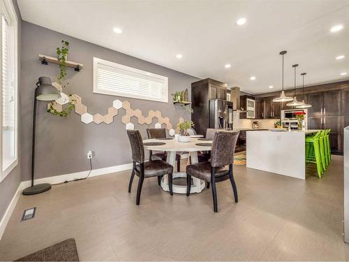 628 Sixmile Crescent South, Lethbridge, AB - Indoor Photo Showing Dining Room