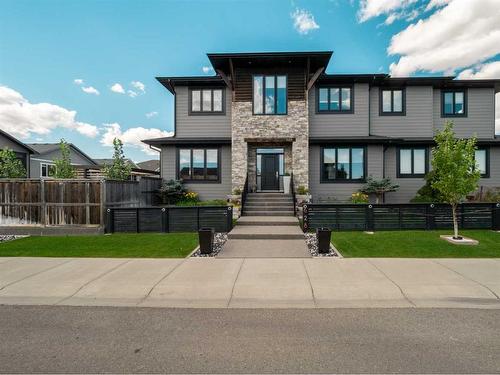 628 Sixmile Crescent South, Lethbridge, AB - Outdoor With Facade