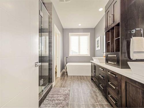 628 Sixmile Crescent South, Lethbridge, AB - Indoor Photo Showing Bathroom