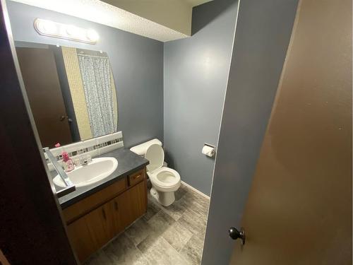 3608-3610 20 Avenue South, Lethbridge, AB - Indoor Photo Showing Bathroom