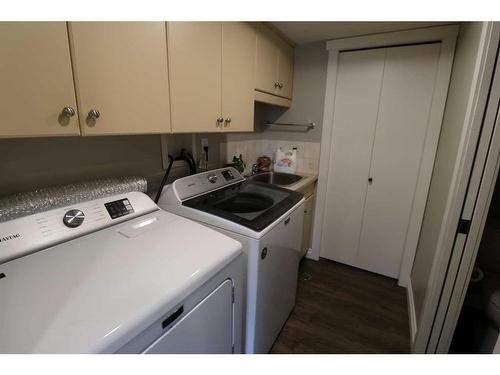 4608 53 Avenue, Taber, AB - Indoor Photo Showing Laundry Room