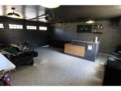 4608 53 Avenue, Taber, AB - Indoor Photo Showing Garage