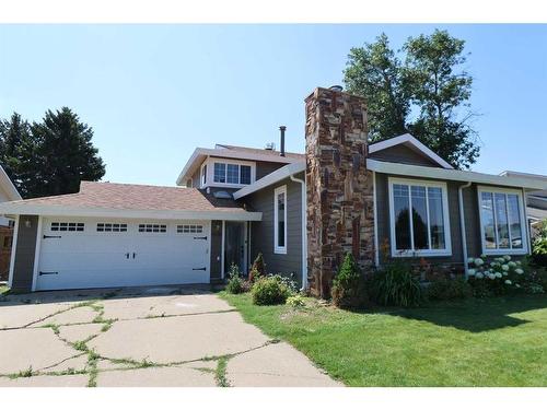 4608 53 Avenue, Taber, AB - Outdoor With Facade