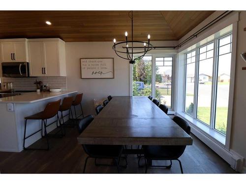 4608 53 Avenue, Taber, AB - Indoor Photo Showing Dining Room