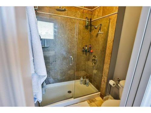 136 Fairway Drive, Coaldale, AB - Indoor Photo Showing Bathroom