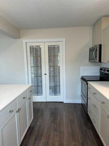 1276 Thistle Crescent, Pincher Creek, AB - Indoor Photo Showing Kitchen