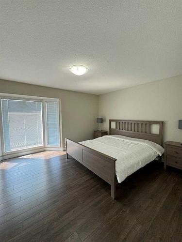 1276 Thistle Crescent, Pincher Creek, AB - Indoor Photo Showing Bedroom