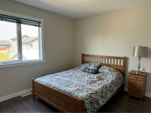 1276 Thistle Crescent, Pincher Creek, AB - Indoor Photo Showing Bedroom