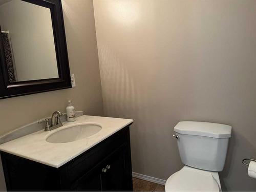 1276 Thistle Crescent, Pincher Creek, AB - Indoor Photo Showing Bathroom