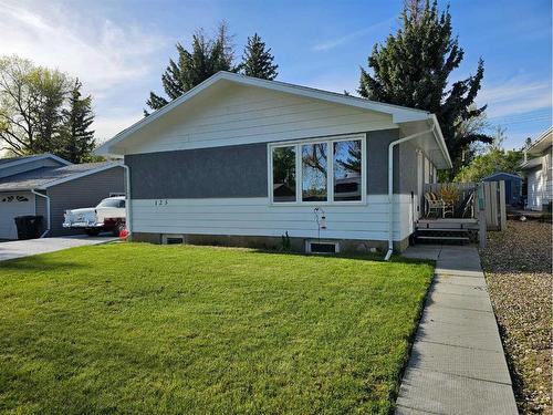 125 5 Avenue Ne, Milk River, AB - Outdoor