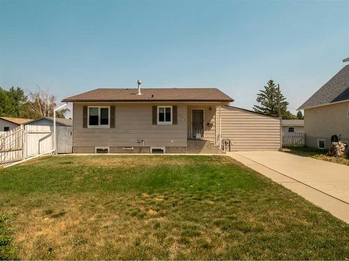 1507 13 Street North, Lethbridge, AB - Outdoor