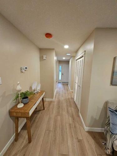 1733 Lakeshore Road South, Lethbridge, AB - Indoor Photo Showing Other Room