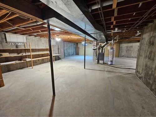 1733 Lakeshore Road South, Lethbridge, AB - Indoor Photo Showing Basement