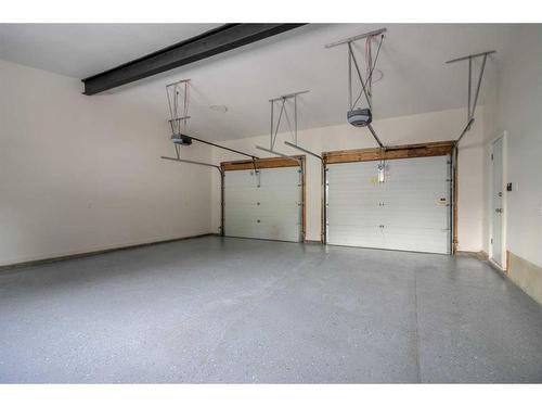 1733 Lakeshore Road South, Lethbridge, AB - Indoor Photo Showing Garage