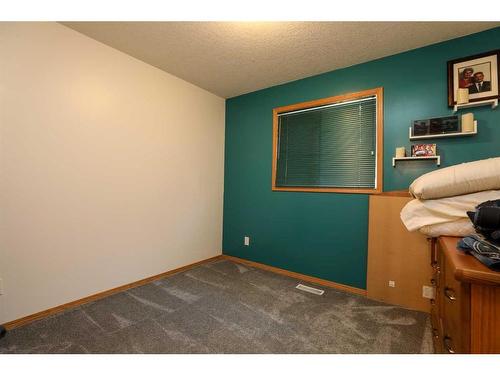 6002 Park Place, Taber, AB - Indoor Photo Showing Other Room