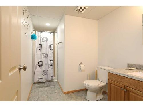 6002 Park Place, Taber, AB - Indoor Photo Showing Bathroom