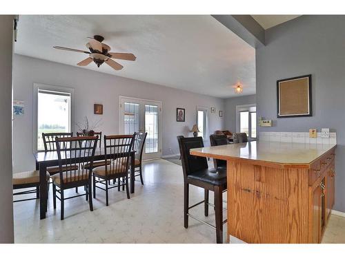 475 Harker Avenue West, Magrath, AB - Indoor Photo Showing Dining Room