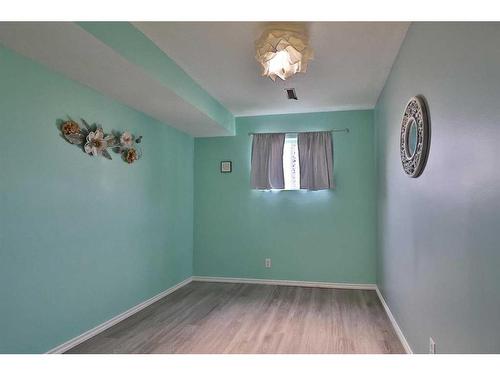 475 Harker Avenue West, Magrath, AB - Indoor Photo Showing Other Room