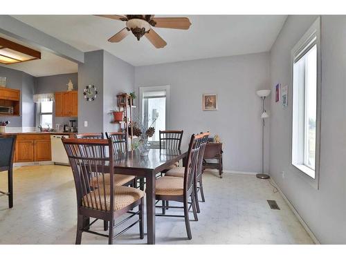 475 Harker Avenue West, Magrath, AB - Indoor Photo Showing Dining Room