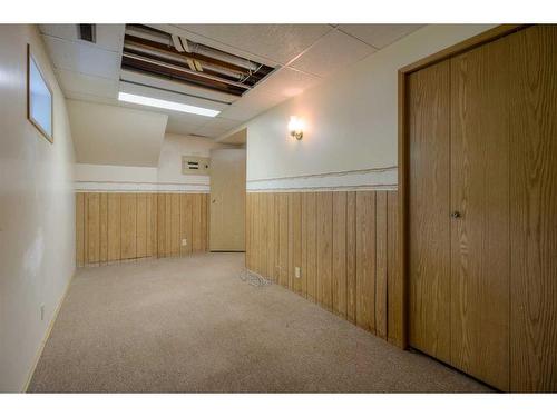 602 12C Street North, Lethbridge, AB - Indoor Photo Showing Basement