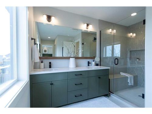 39 Rivergrove Lane West, Lethbridge, AB - Indoor Photo Showing Bathroom