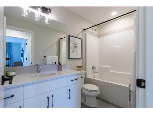 39 Rivergrove Lane West, Lethbridge, AB - Indoor Photo Showing Bathroom