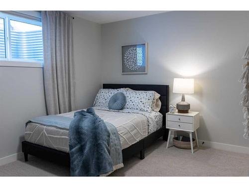 39 Rivergrove Lane West, Lethbridge, AB - Indoor Photo Showing Bedroom