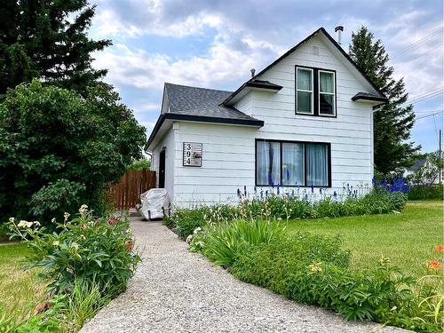 394 2 Avenue West, Cardston, AB - Outdoor