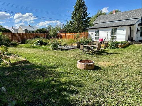 394 2 Avenue West, Cardston, AB - Outdoor