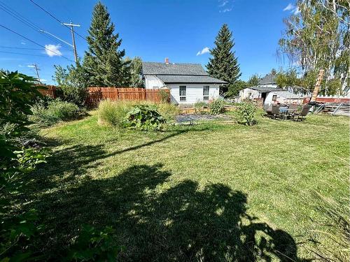 394 2 Avenue West, Cardston, AB - Outdoor