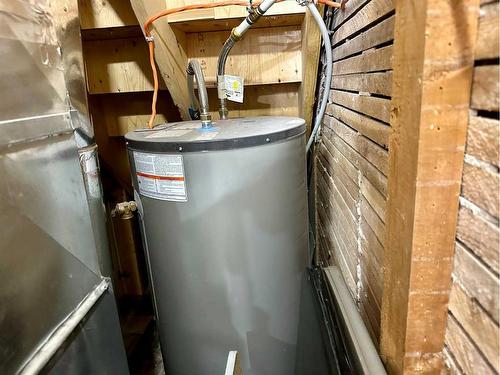 394 2 Avenue West, Cardston, AB - Indoor Photo Showing Basement