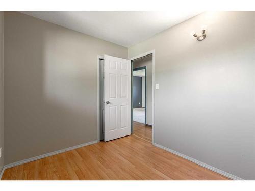 2614 21 Avenue South, Lethbridge, AB - Indoor Photo Showing Other Room