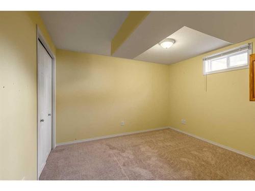 2614 21 Avenue South, Lethbridge, AB - Indoor Photo Showing Other Room