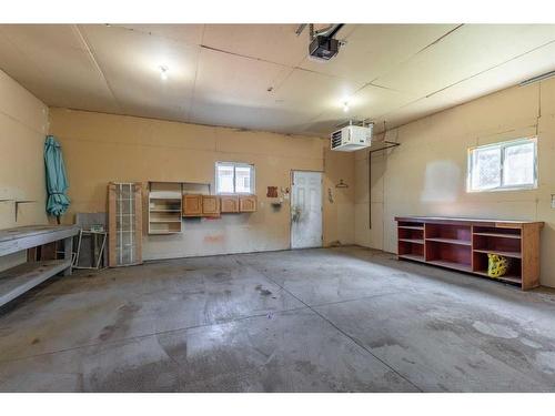 2614 21 Avenue South, Lethbridge, AB - Indoor Photo Showing Garage