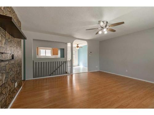 2614 21 Avenue South, Lethbridge, AB - Indoor Photo Showing Other Room