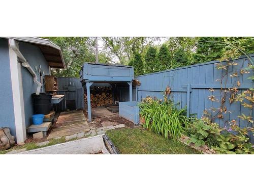 905 16 Street North, Lethbridge, AB - Outdoor