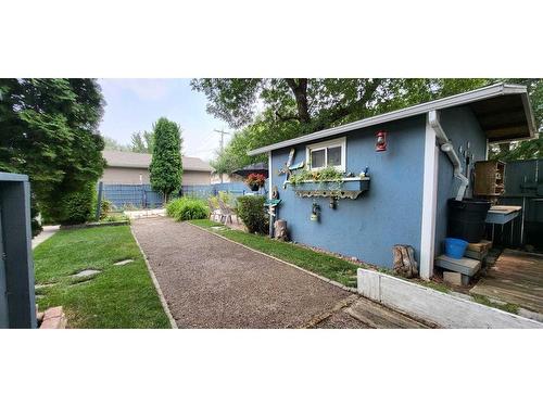 905 16 Street North, Lethbridge, AB - Outdoor