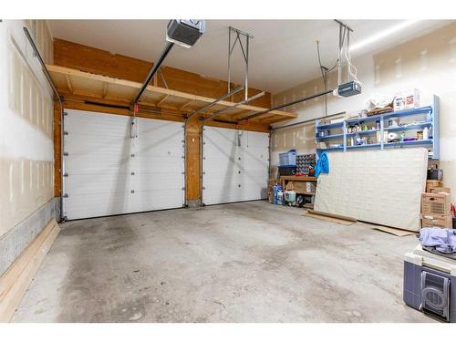 82 St James Crescent North, Lethbridge, AB - Indoor Photo Showing Garage