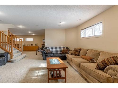 82 St James Crescent North, Lethbridge, AB - Indoor